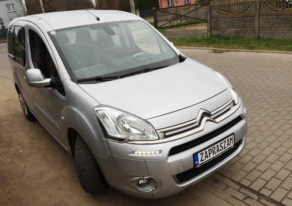 Citroen Berlingo cena 33900 przebieg: 145000, rok produkcji 2015 z Gościno małe 191